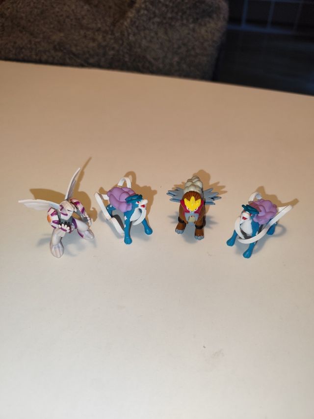 Figura Suicune, Entei y Palkia