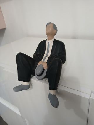 Scultura Statua in Ceramica Uomo Seduto Vintage 20