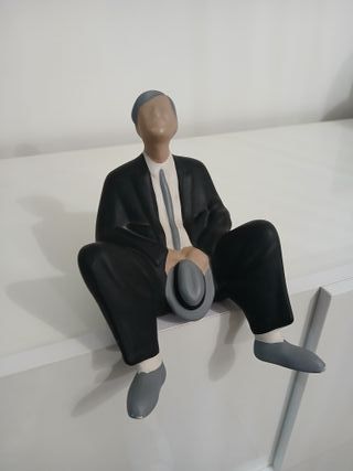 Scultura Statua in Ceramica Uomo Seduto Vintage 20