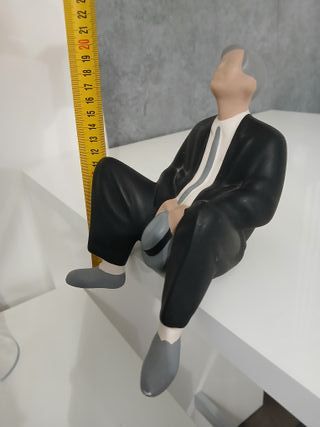 Scultura Statua in Ceramica Uomo Seduto Vintage 20