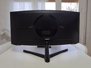 Samsung Odyssey G5 34" UltraWide QHD 165Hz Curvo