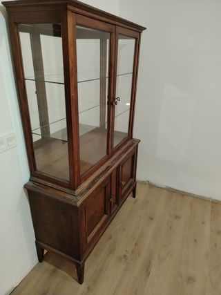 Mueble vitrina antiguo