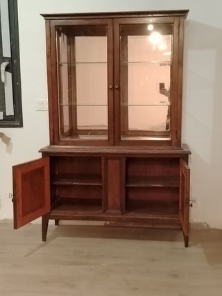 Mueble vitrina antiguo