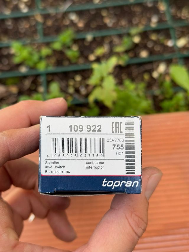 Deposito agua con tapa y sensor