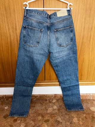 Pantalon vaquero slim crop Zara