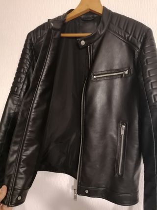 Chaqueta de piel negra 