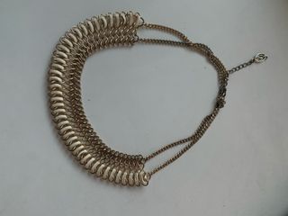 Zara. Collar