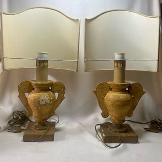 Coppia di lampade in legno dorato neoclassiche