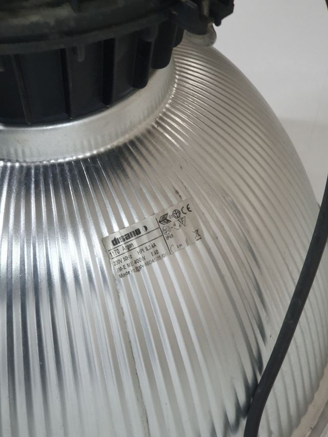 Focos para naves industriales.