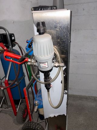 Maquina limpiacristales de agua motizada