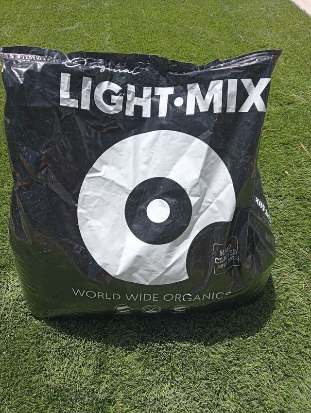 Sustrato reutilizado y aditivado para plantas 20L.