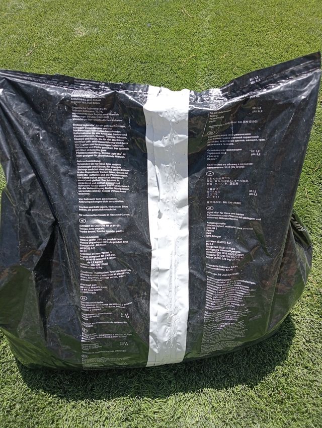 Sustrato reutilizado y aditivado para plantas 20L.