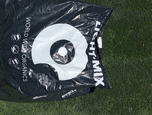 Sustrato reutilizado y aditivado para plantas 20L.