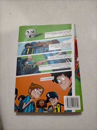 Los Futbolísimos 1: El misterio de los árbitros dormidos (Spanish Edition)