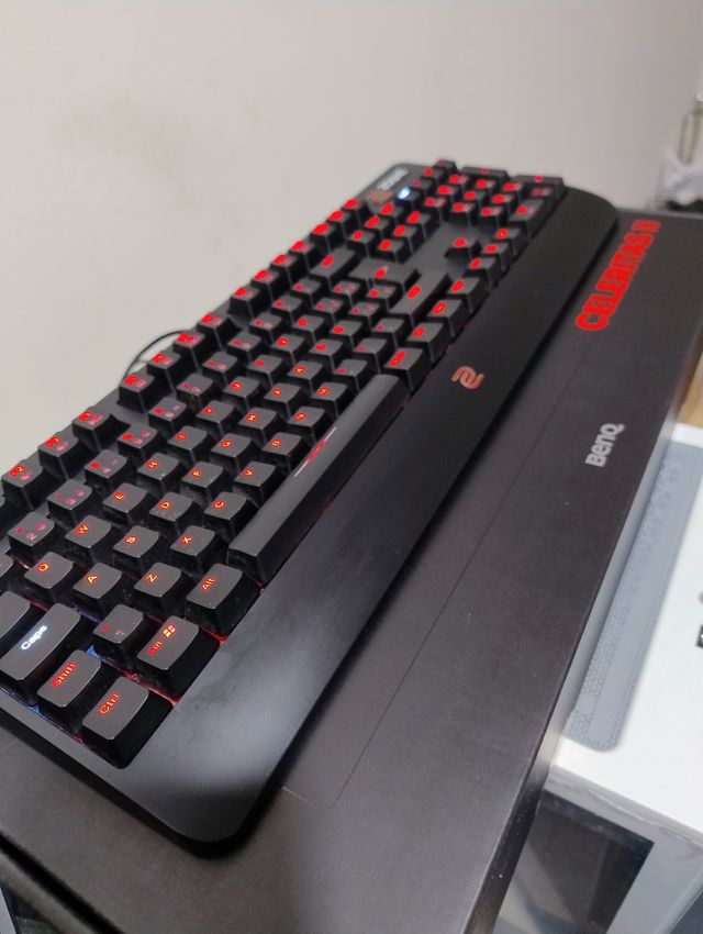 Teclado mecanico optico, BenQ