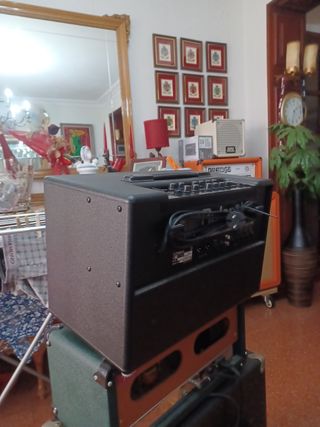 Amplificador guitara Roland AC 90