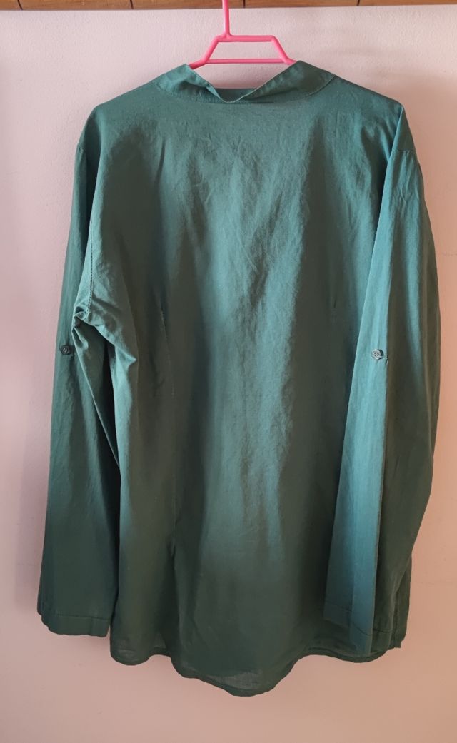 Blusón verde con adornos