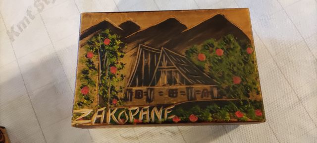 2 scatole in legno intagliate +3 mazzi carte nuove