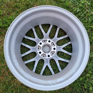 Llanta BMW m3 csl 18 pulgadas 