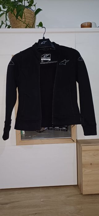 Cazadora de moto 4 estaciones
(Mujer)Talla S