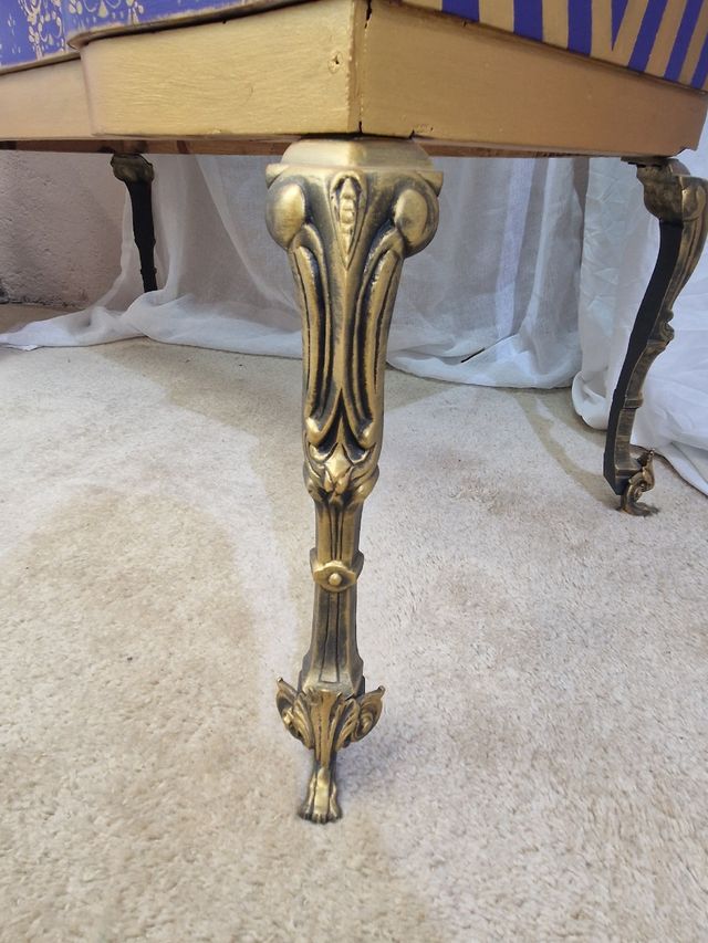 Cómoda estilo imperio