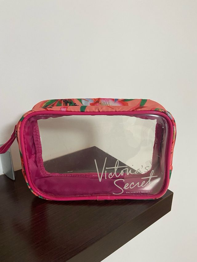 Neceser Victoria Secret para guardar tus cositas .