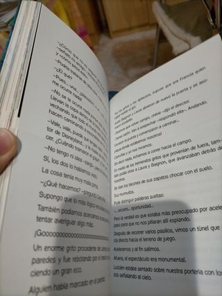 Los Futbolísimos 9: El misterio de la lluvia de meteoritos (Spanish Edition)
