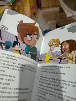 Los Futbolísimos 9: El misterio de la lluvia de meteoritos (Spanish Edition)