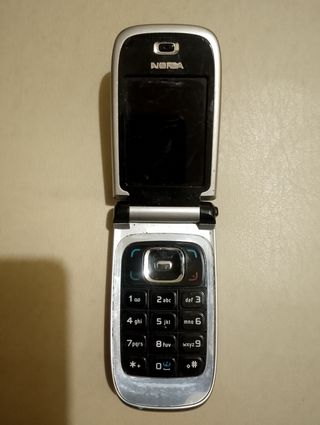 Nokia 6131 con 3 caricabatterie 