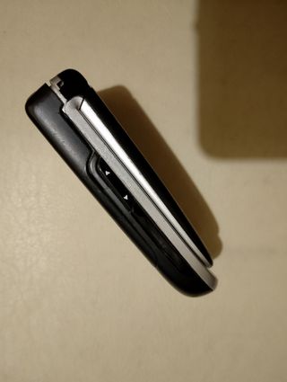 Nokia 6131 con 3 caricabatterie 