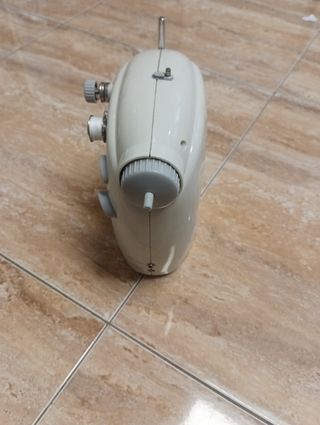 Maquina coser mini