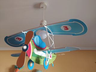 Lámpara infantil avión