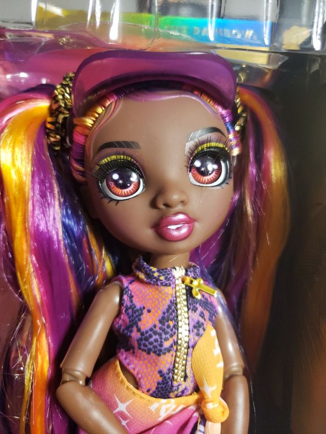 MUÑECA RAINBOW HIGH PHAEDRA