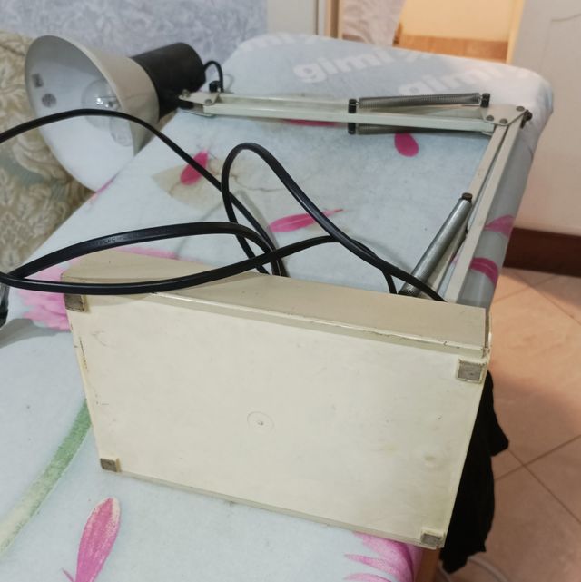 Lampada da tavolo regolabile vintage 