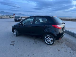 Mazda 2 1.4 CRTD 2008 ( DE ) 