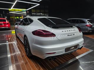 Porsche Panamera 4S 420cv
