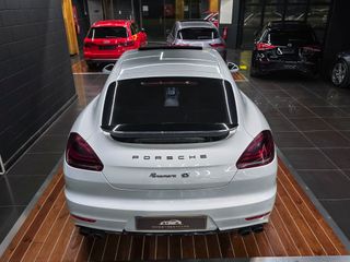 Porsche Panamera 4S 420cv