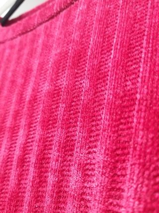 Jersey rojo Bershka T.L Nuevo