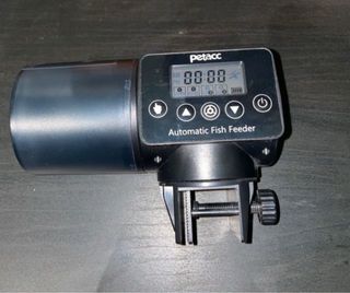 Dispenser cibo pesci