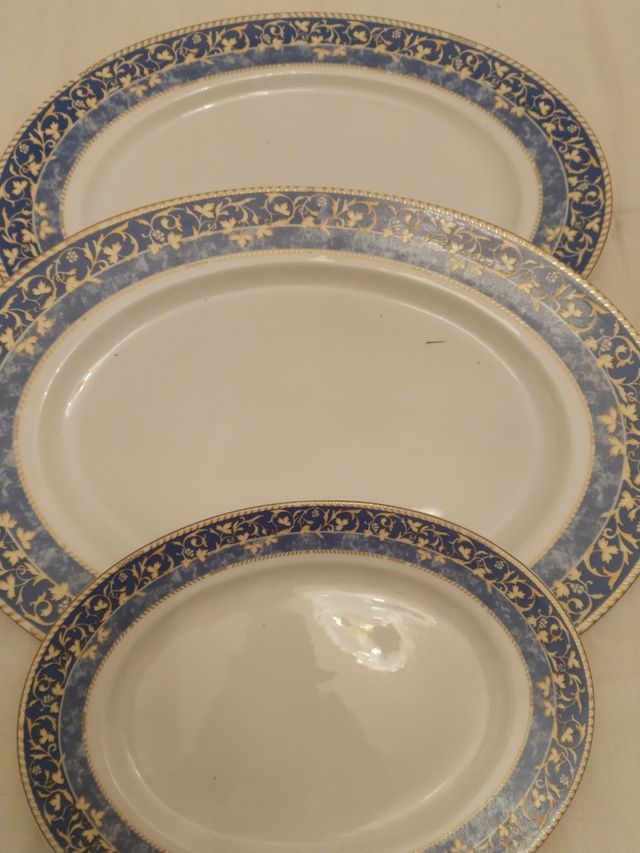 Cuatro fuentes para menaje