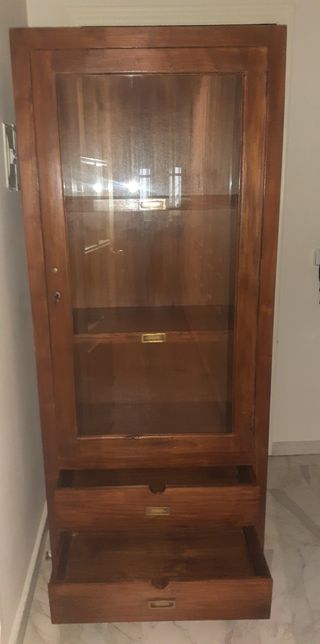 Mueble vitrina "BANAK"