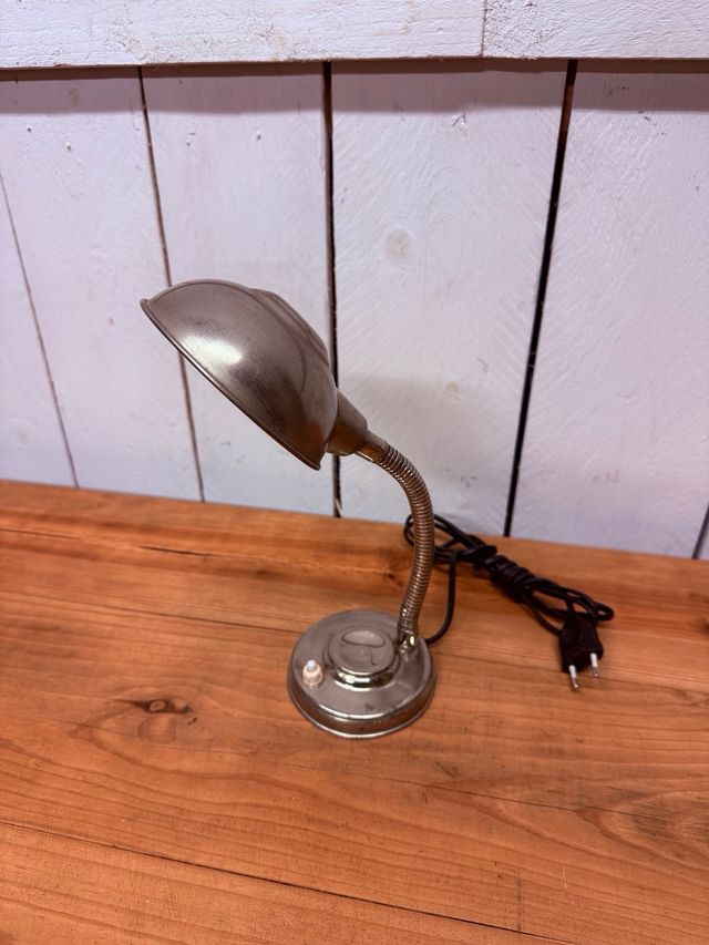 Candeeiro de secretaria