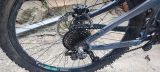 Bicicleta de descenso Giant Glory 8.0