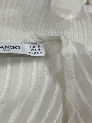Blusa muy elegante plisadita. T/S nueva.