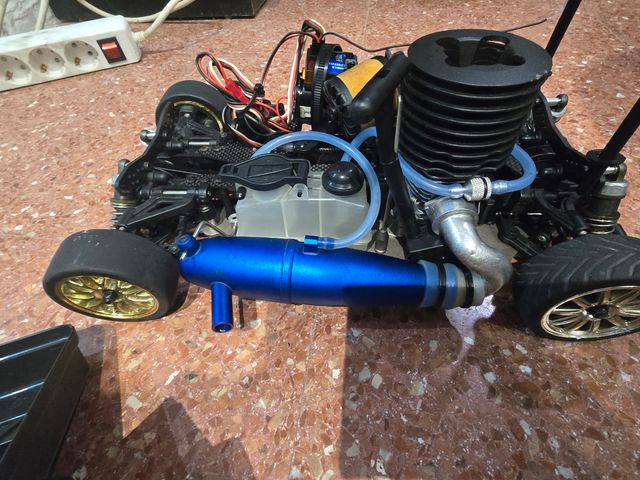 Coche teledirigido nitro