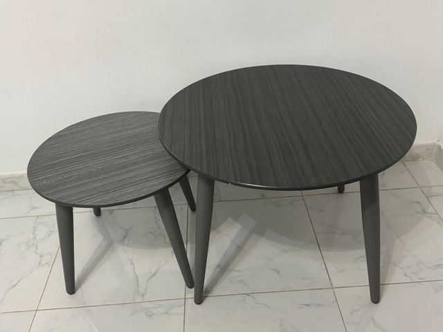 Conjunto de mesas modernas