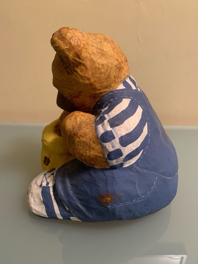 Oso grande hecho a mano con papel mache