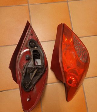 Fanali posteriori 207