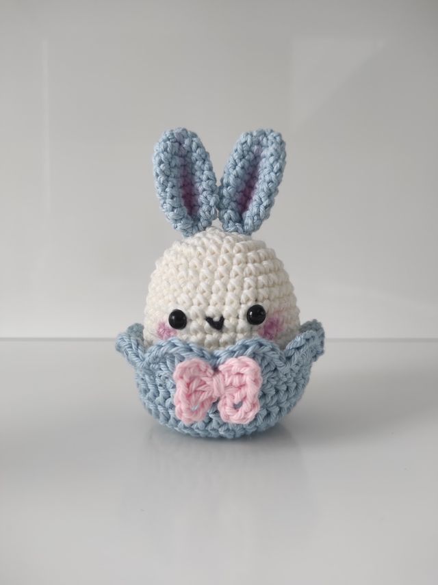 Amigurumi huevo conejo pascua