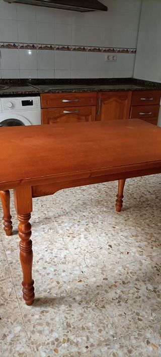 Mesa de cocina o salón 